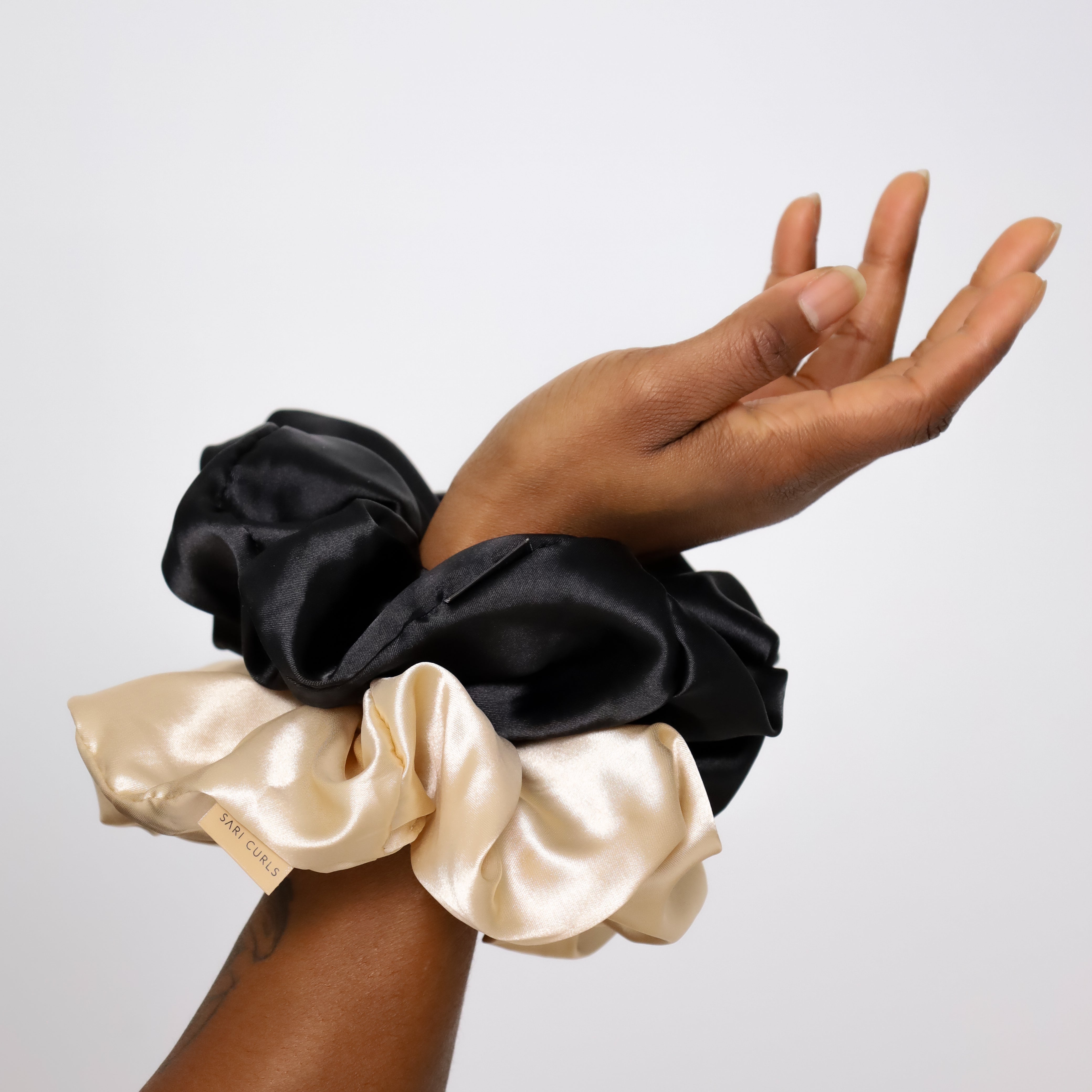 SARI CURLS | Silky Satin XL Scrunchie - Cream Scrunchie SARI CURLS