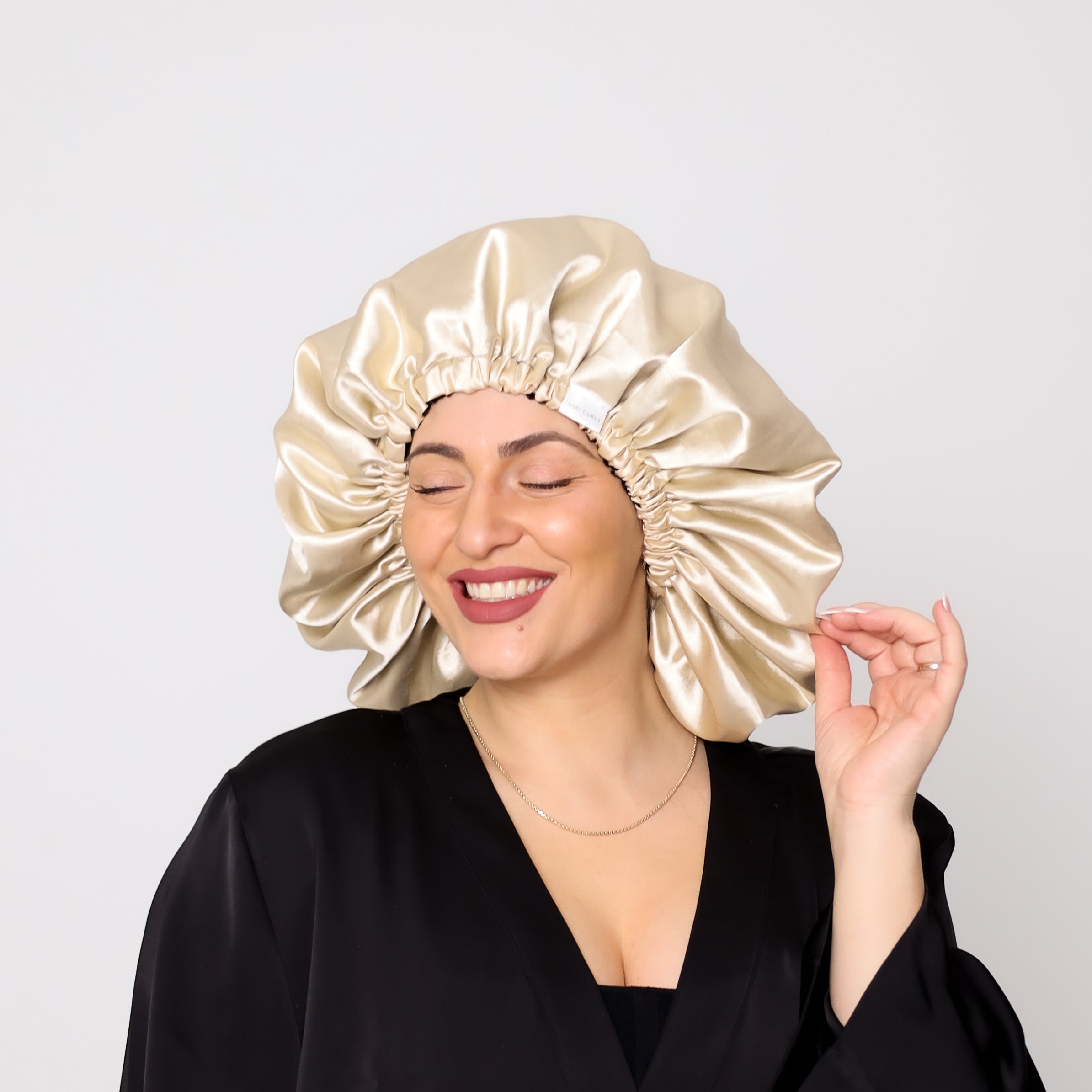 SARI CURLS | Silky Satin Bonnet - Cream SARI CURLS Satin SARI CURLS | Dein Lockenshop